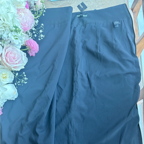 A black express skirt - Picture 6 of 6
